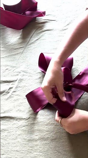 The EASIEST DIY Christmas Bow You’ll Ever Make 🎀✨ Tree Topper or Wreath #christmasdecor