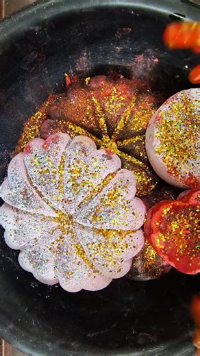 Soft Dusty Gym Chalk Reforms ASMR Experience