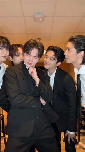 SF9 on Instagram: "으음↗↘↗↘↗↘음❕ #SF9 #에스에프나인"