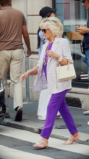 Yuliya Kuleshova on Instagram: "Icons of style ❤️ Beautiful Italian ladies 🇮🇹 Full video on YouTube - Street Style Channel (link in bio)"