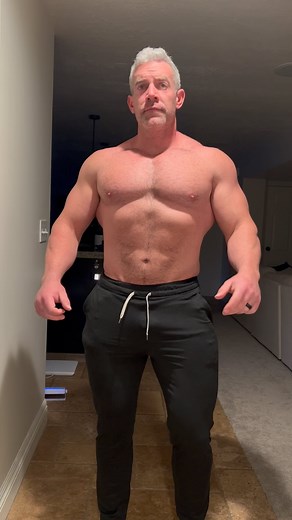 Michael Schmutz | 6 weeks out. My body is doing it’s best to try and keep as much weight in as possible right now lol, probably gonna get a bit spicy over... | Instagram