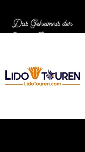 Die Große Pyramide von Gizeh, die Pyramide des Königs Cheops, ist das einzige erhaltene Weltwunder der Antike. Schon von außen beeindruckt sie durch ihre gewaltige Größe und perfekte Ausrichtung – ein Symbol für Macht, Ewigkeit und göttliche Ordnung. Wir betreten die Pyramide durch ihren ursprünglichen Eingang und beginnen eine faszinierende Reise ins Innere. Der schmale, ansteigende Gang führt uns tief hinein, vorbei an massiven Steinblöcken, die seit über 4.500 Jahren unverändert stehen. Schli