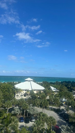 Amanda Ventrone on Instagram: "Spring looks🌸🌼 Wearing @FashionNova Check out @NovaMEN Outfit 1- Flower Garden Skirt Set Outfit 2- Trisha Skirt Set"