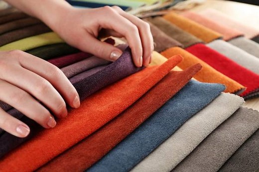 Polyester vs Silk: 10 Differences Between Silk and Polyester