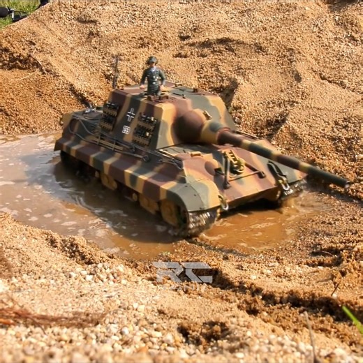 RC TANK MUD ACTION! RC MODEL SCALE 7 #rctank #rctanks #henglong #rc #tank #battles #worldoftanks #panzer #scalemodel #rchobby #hobby #tanks #rclife #rcmodel #tankbattles #henglongtanks #fsttanks #worldoftanksblitz #rcpanzer #tamiyatank #club #motionrc #scale #army #tiger #militaryrctrucks #rctankmilitary #rctanktrailer #rcmilitaryvehicles #reels #fyp | Rc Tanks Videos