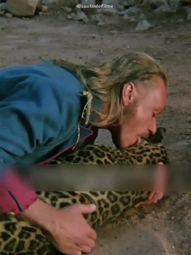 Homem se Transforma em Leopardo Negro por Amor