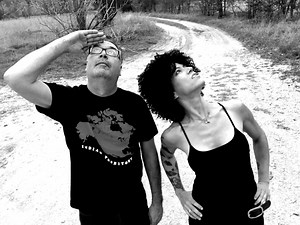 mxdwn PREMIERE: Alien Knife Fight Releases DIY Cell-Phone Video for Bourbon Princess' "Clocks" -