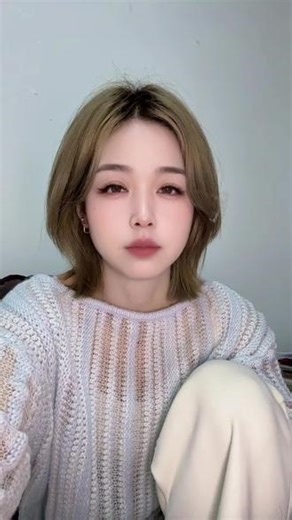 作息乱乱的 人笨笨的 意志淡淡的 所以脾气总是爆爆的 精神总是颠颠的 老天爷 我只是个混日子的人 你不要为难我