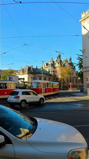 Fall in Prague 🍁 #Prague #Autumn #4K #Walk #POV