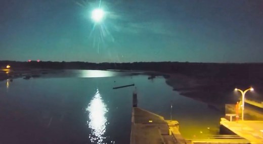 Vidéo : l'incroyable image d'une possible météorite traversant le ciel de Bretagne cette nuit