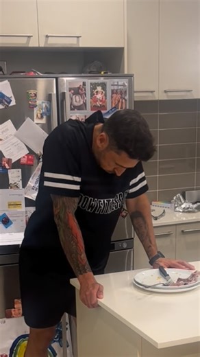 Daniel Simone | Running Coach on Instagram: "SOS Please someone help me🫠🫠"