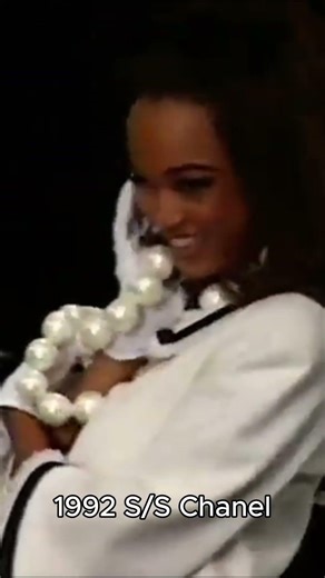 Why 90s Chanel Hits Different... 🔥 #RunwayLegend