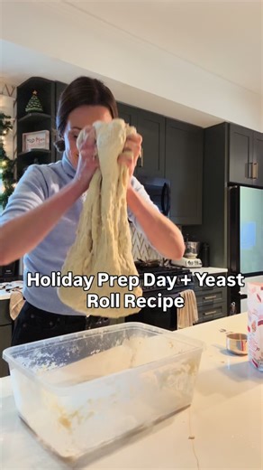 Holiday Pickup Prep Yeast Roll Recipe Welcome to my first prep day in over a month! Crazy…but I’m fully embracing this slower season over here. For the holidays I decided to only take pre orders and for Thanksgiving Im offering yeasted dinner rolls and cinnamon rolls. So today I prepped all the pans for pickup and got them in the freezer. I’m selling them frozen and unbaked. This way everyone will get the freshest, softest rolls for their meals. And that smell too 🥰😍 They are easy to thaw, I d