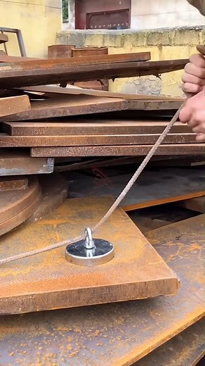 The World’s Most Powerful Magnet in Action! 🧲 #magnet #powerfulmagnet #strongestmagnet #sciencefacts #magnetexperiment #supermagnet #magnetics #magnetictest #sciencevideo #technology #shorts #viral #trending #explorepage #foryou #contentcreator #videoviral #shortvideo #youtubeshorts #instashorts | AmeWhere