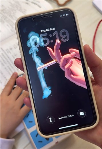 The same wallpaper in the lower left corner, you can download it and set it as your phone wallpaper #wallpaper #livewallpaper cool wallpaper