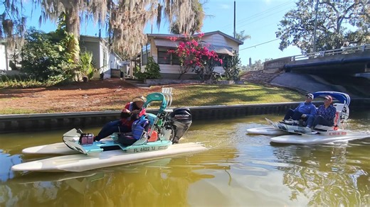 Captain Todd leading the way into the beautiful Dora Canal, keeping the tour lively with his jokes while everyone laughs along. Scenic views, smooth cruising, and a guide who knows how to make the journey just as memorable as the destination 🌿🚤 Ready for your own unforgettable ride? 👉 Book your adventure today: catboattour.com 📍 Mount Dora, Florida #CatBoatAdventures #DoraCanal #MountDora #LakeDora #CentralFlorida #BoatLife #FloridaAdventures | CatBoat Adventure Tours