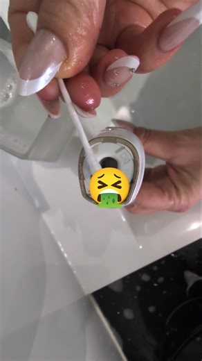 #toothbrush #puke #throwup #sick #disgusting #dirty #clean #deepclean #mould #asmr #home #bathroom