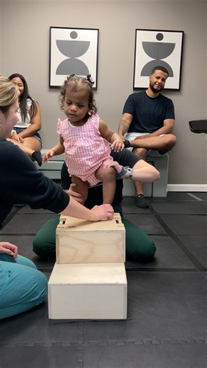 Welcome to my page! I’m Dana, a physical therapist with 25 years of experience. In this video, we explore the concept of “floating” kids in therapy to minimize the effects of gravity, helping them experience what standing feels like. This technique is crucial for activating muscles and developing postural control. Our approach is based on CME/DMI and is designed for execution by trained therapists only. We hold children as low as possible during walking exercises, allowing them to control everyt