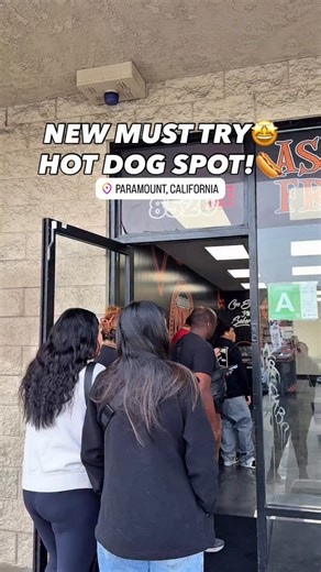 NEW MUST TRY HOT DOG SPOT IN PARAMOUNT, CA!🌭🤩🥳 • 📍Papas & Dogs, 8526 Rosecrans Ave, Paramount, CA • @officialpapasanddogs • #hotdog #paramount #losangeles #fries #hiddengem | obieats
