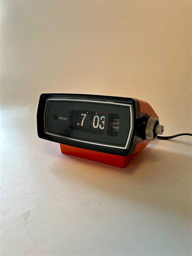 1970s Seiko Orange Flip Clock – Mid Century Modern Alarm Clock - Etsy Canada