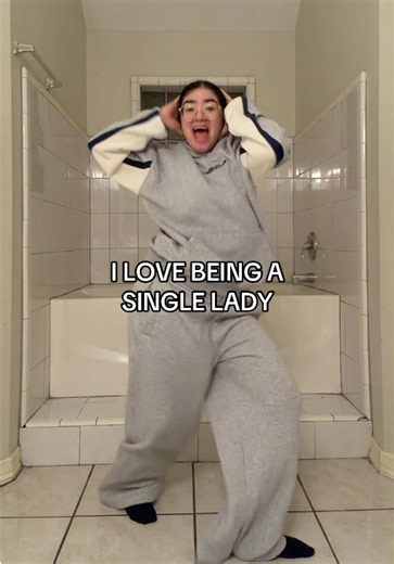 Haley 💫✨ (@kindlyhaley)’s video of single ladies