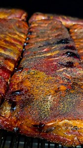 TAG someone that LOVES RIBS!!! 🔥🔥🔥🔥🔥🔥🔥🔥🔥🔥🔥🔥🔥🔥🔥🔥🔥 Our premium St Louis pork ribs are smoked low n slow for 10 hours then finished with our signature house-made Kansas City BBQ sauce. Served with warm house-baked cornbread, honey bacon butter, American dill pickles & Southwest slaw - You can't go wrong! Available in 1/4, 1/2 or full rack size. BOOK NOW FOR THE WEEKEND. | The Smoking Barrel