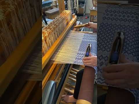 Weaving with two shuttles