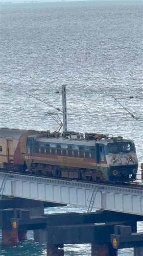 First time Trivandrum to rameswaram electric train crossing via India first vertical lift 😍💥 #electrictraininpamban #rameswaramelectrictrain #firsttvmelectrictraininpambambridge | Meenavan knowledge