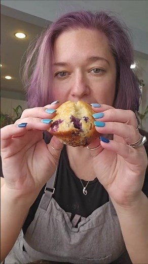 The Best Soft and Moist Blueberry Muffins! (One Bowl, Just Whisk)