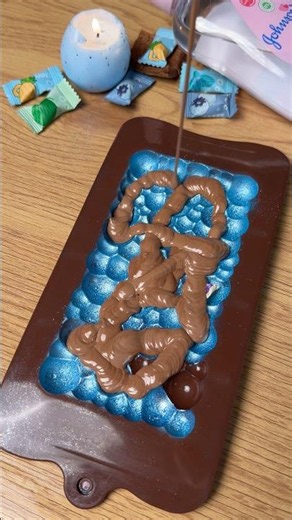 Make Dubai chocolate with hitschies sour Dragon tongues 🫐#chocolates #easyrecipe