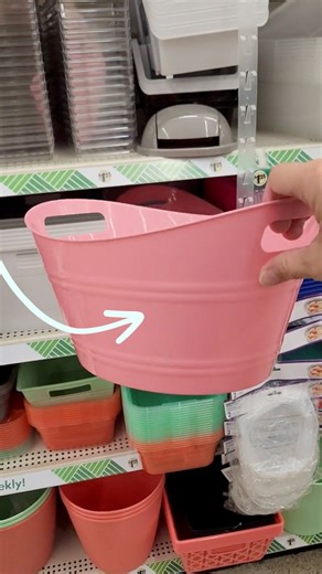 Why everyone's buying cheap Dollar Store buckets for summer (brilliant!) | DIY with Hometalk