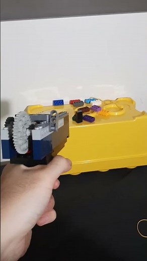 Lego Simple Full-Auto Rubber Band Gun Shooting (Mech by Everything Brothers)