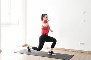 10 Effective Beginner-Friendly Kettlebell Exercises (Videos)