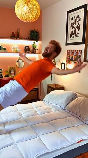 Fernando Santos on Instagram: "Tenho um novo amor e precisava compartilhar com vocês! . Meu pillow top e meus travesseiros @emmacolchoes Aproveite meu cupom de desconto CUPOM: FELIX10 . . #colchão #emma #amor #diadosnamorados #reforma #designdeinteriores #arquitetura"
