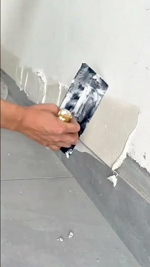 Professional Wall Repair Process Using Putty for a Smooth and Clean Finish