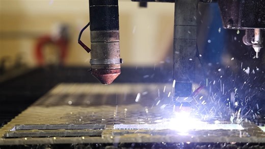 With Torch Height Control, you can easily set up your Arclight Dynamics CNC Plasma System to cut diamond plate! . . . #madeintheusa #americanmade #arclightdynamics #weld #inbend #cncplasma #madeinamerica #plasmatable #Welding #metalart #fabrication #weldingart #metalfabrication #MadeInUSA #PlasmaCutting #arclight #bendoregon #madeinusa #diamondplate | Arclight Dynamics | Facebook