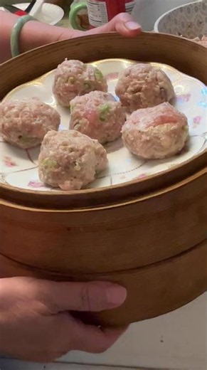 Bí quyết HẤP xíu mại tròn trịa, ngọt thịt không phải ai cũng biết! 🤫