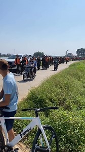 Ae bộ đội về trợ giúp bà con. Cố lên mọi người ơi | Nguyen Van Dan