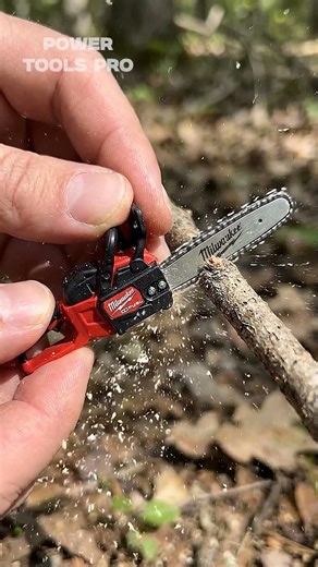 Mini Chainsaw by Milwaukee Tools part 3