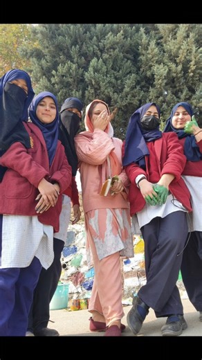 Sheikh Insha on Instagram: ""Unleashing Creativity In Every Student" 💓💫 Art heals, lets create ❤️🫶 #arteacher #arthearapy #schoolife 📚 #inspiringcreativity #artistic 🎨"