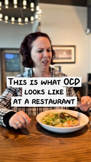 This is what OCD looks like at a restaurant