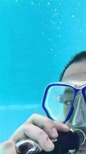 Rence01 on Instagram: "Burp RC Cola vs Root Beer Underwater"