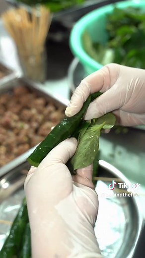 Bò lá lốt recipe: How to make Vietnamese grilled betel leaf beef