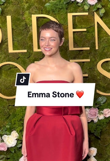 #EmmaStone debuts her stunning pixie cut at the #GoldenGlobes ❤️