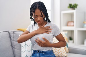 12 sintomas do câncer de mama: coceira é um deles