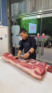 Some brilliant pig cutting skills right there...more meat on the bone ?.no problem, those can be used for tasty meat bones 😋 . #meatcuttingskills #ButcherSkills #fypシ゚viralシ #facebookreelsviral #blessthebutcher | Butcher Blessing