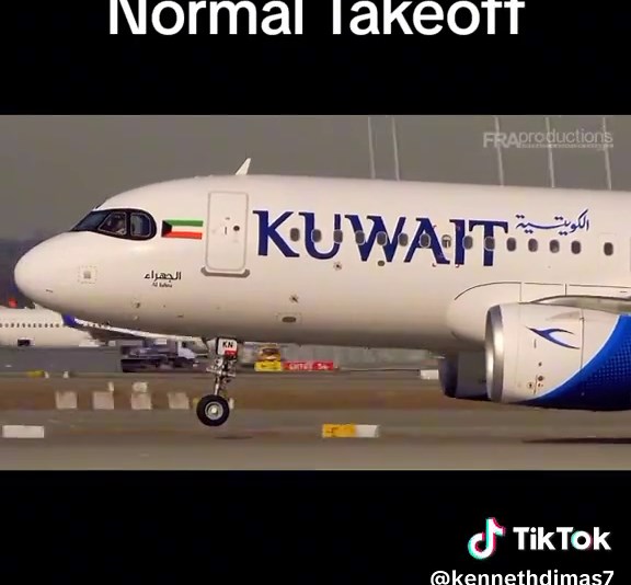 Normal Takeoff vs.aerosucre b727 takeoff #fyp #foryou #aerosucre727 #planes #aerosucre #tiktok #takeoff #hoodie15