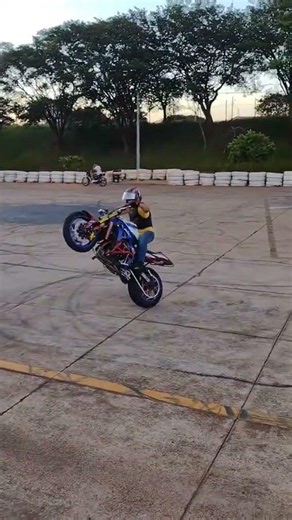 Epic motorcycle stunt videos