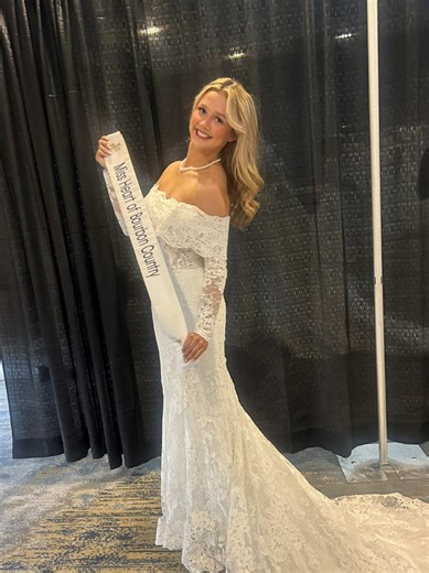 Modeling at Renee’s Bridal Gala in Lexington, KY ✨ An evening filled with elegance, confidence, and unforgettable moments 🤍 So grateful for this opportunity. 💍🤍 #misskentucky #missamerica #missheartofbourboncountry #reneesbridal #reneesbridalgala