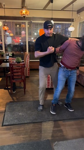 @pizza.hourporvoo on Instagram: "Meillä asiakastyytyväisyys on erittäin tärkeää #asiakastyytyväisyys #asiakaspalvelu #yritys #pienyritys #laatu luotettavuus suomiyritys suomi finland helsinki kauppa palvelu some reels fyp yrittäjyys tyytyväinenasiakas hyväpalvel"